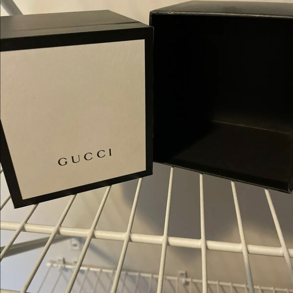 Gucci Womens Watch G-Timeless Ya126523